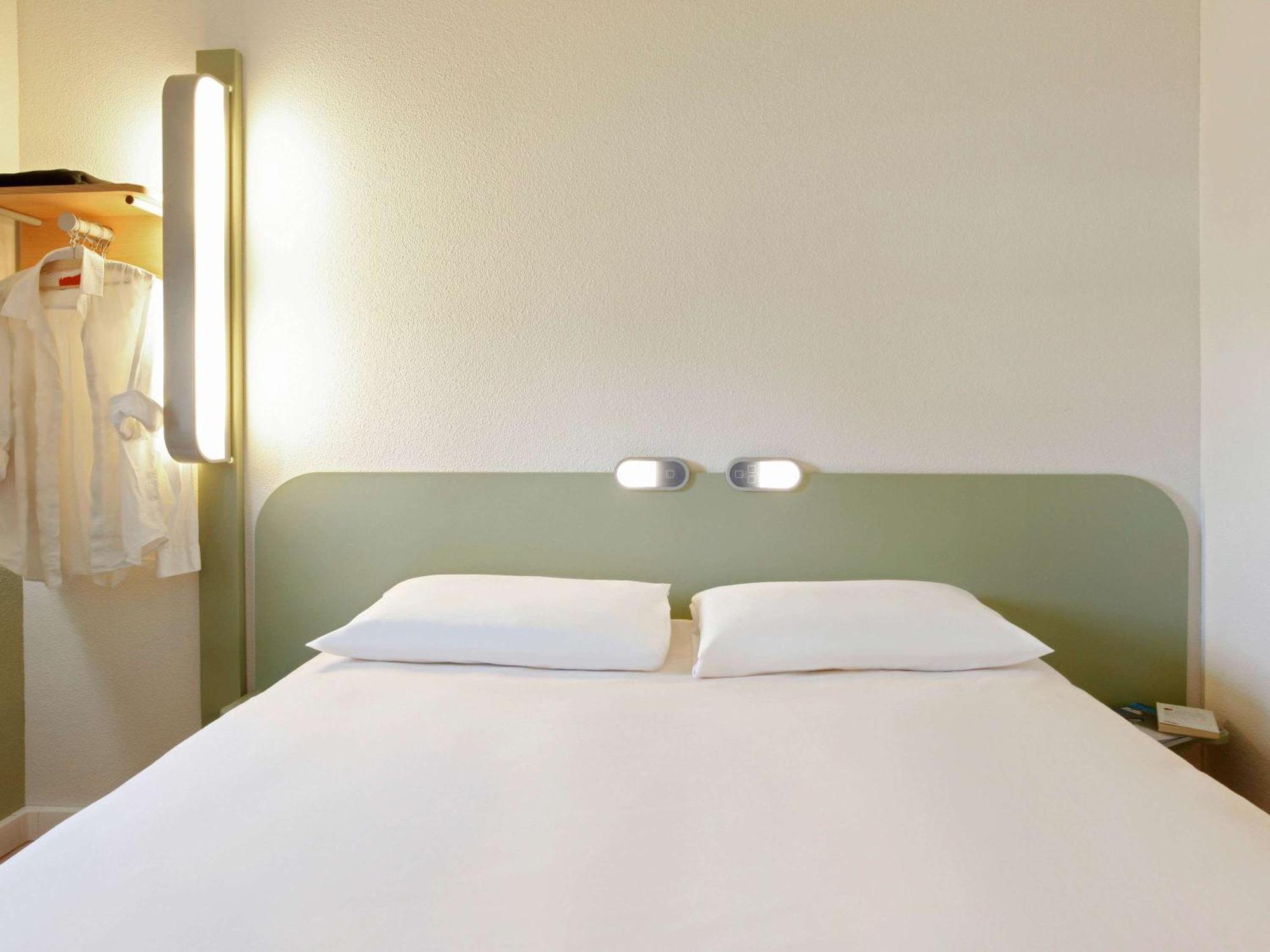 Ibis Budget Manosque Cadarache Buitenkant foto