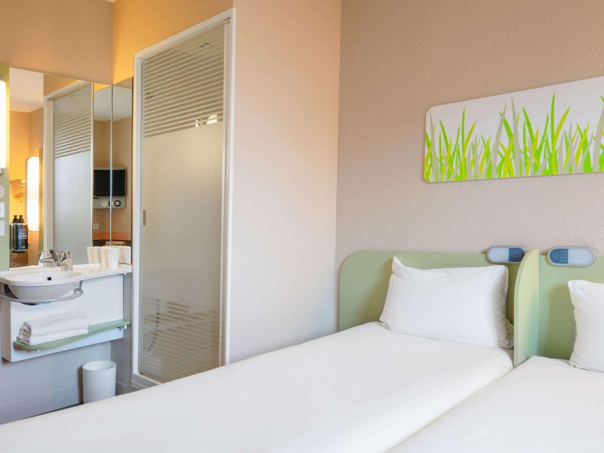 Ibis Budget Manosque Cadarache Buitenkant foto
