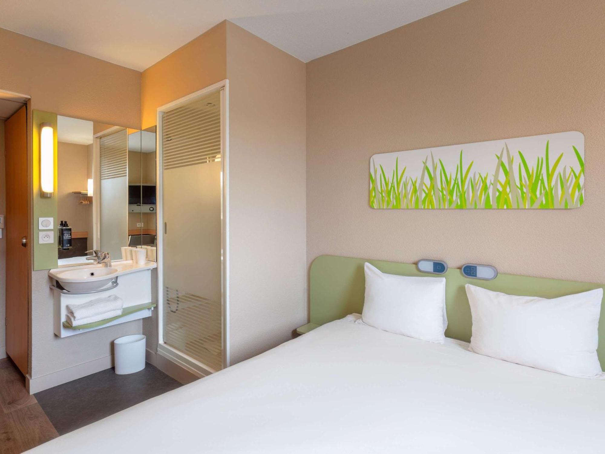 Ibis Budget Manosque Cadarache Buitenkant foto