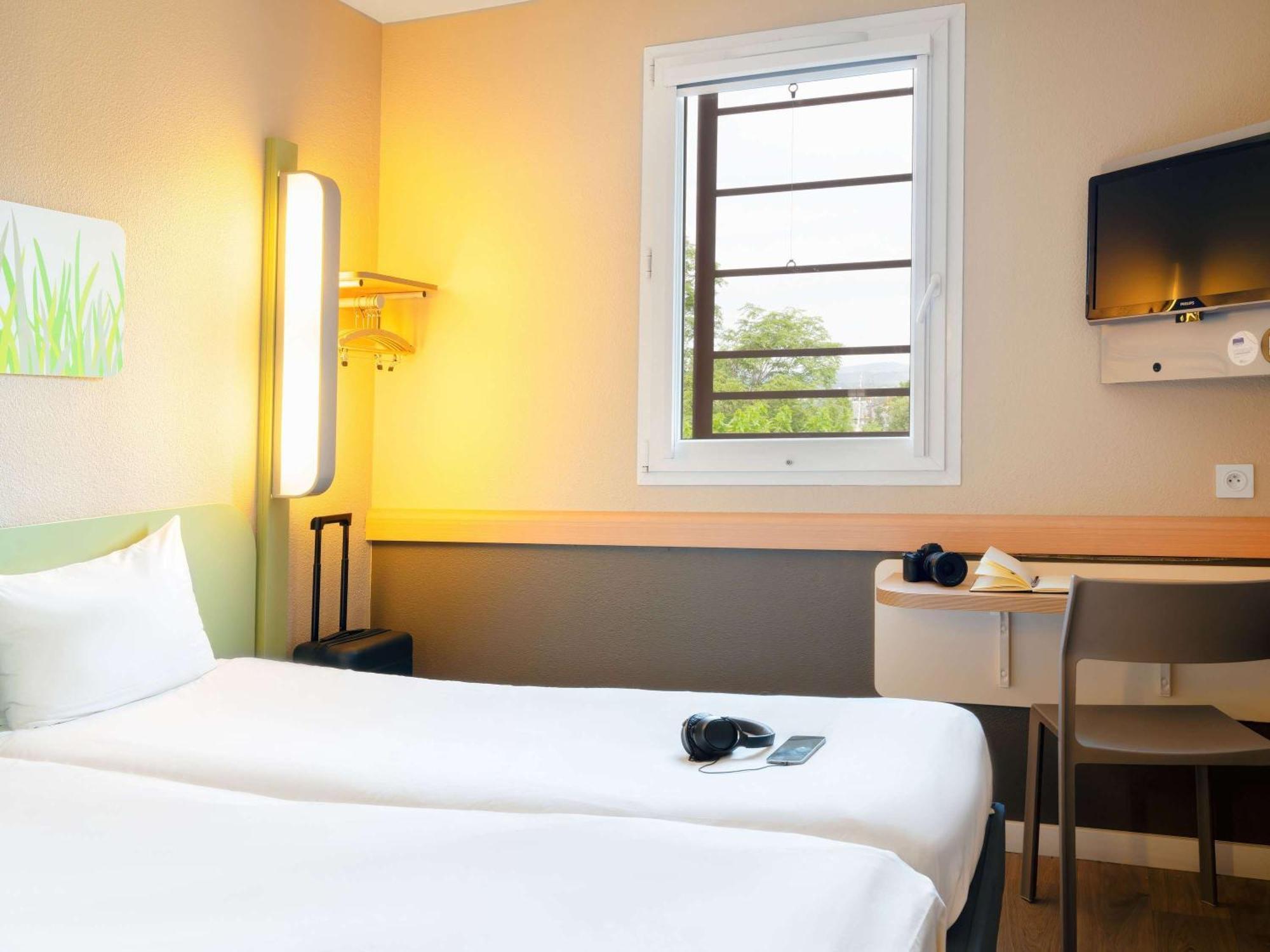 Ibis Budget Manosque Cadarache Buitenkant foto