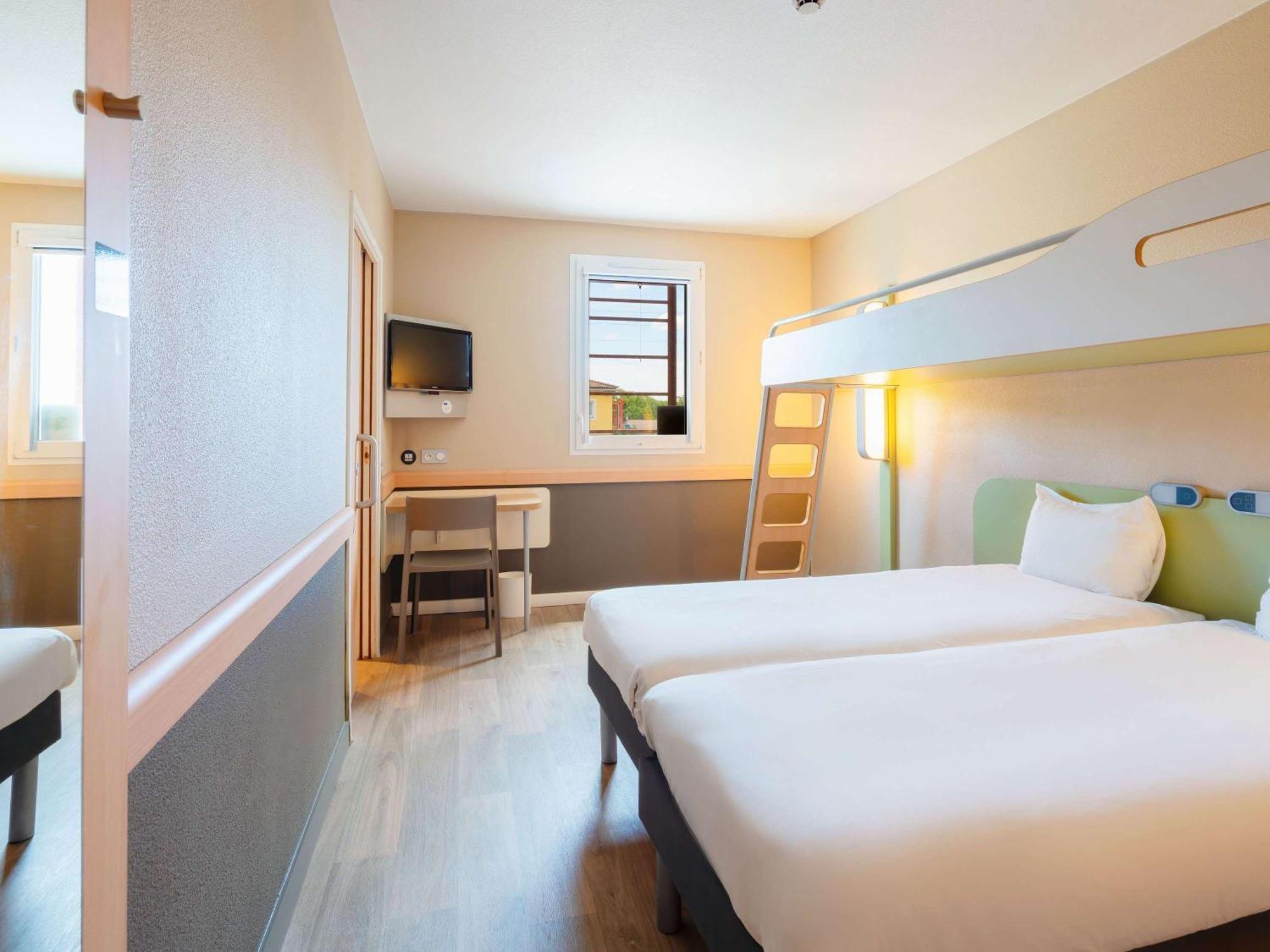 Ibis Budget Manosque Cadarache Buitenkant foto